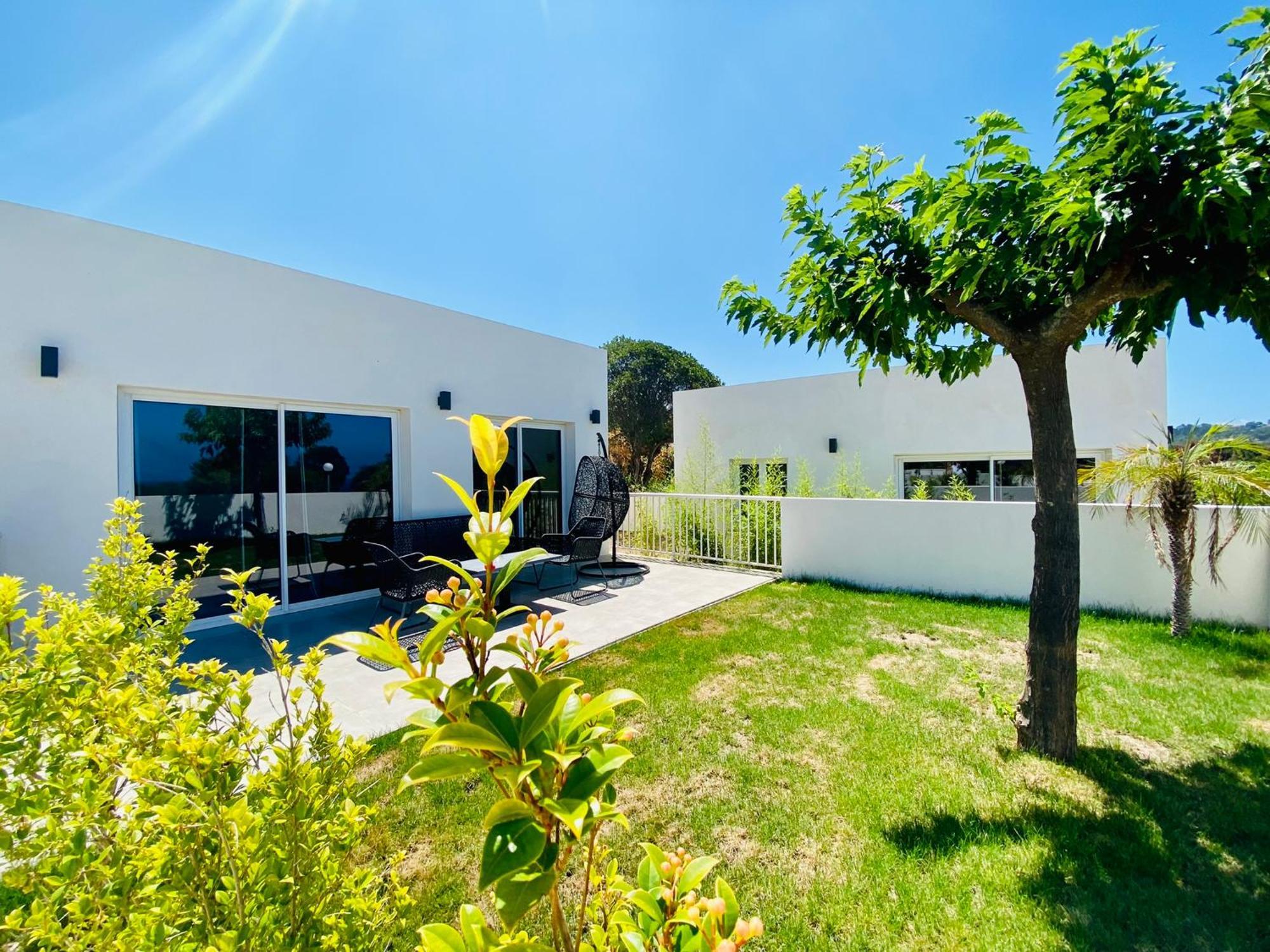 Bella Vista Hotel, & Maisons 3*